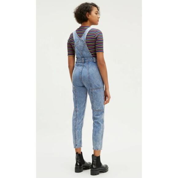 Levi’s Premium Mom Utility Denim Overalls Size 28 - Picture 2 of 9